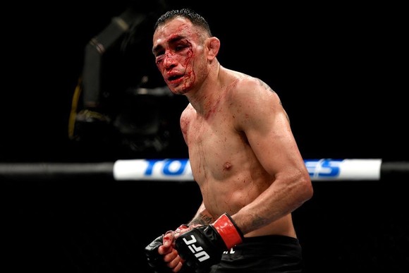 UFC 249: Quyền trái, quyền phải của “The Highlight” lật đổ tượng đài “Ông kẹ Mỹ” Ferguson ảnh 1
