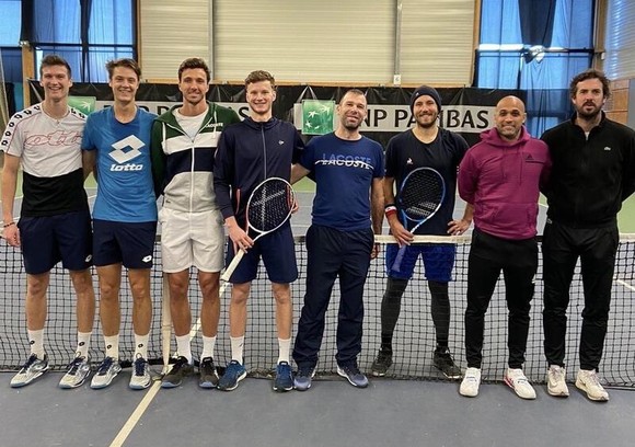 Daniil Medvedev và những người quan trọng trong đời (II): HLV giúp tập trung chuyên nghiệp, hết… động kinh và người vợ hiền ủng hộ phía sau ảnh 3