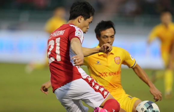‘Ông già gân’ tại V.League tắt điện trước Công Phượng ảnh 1