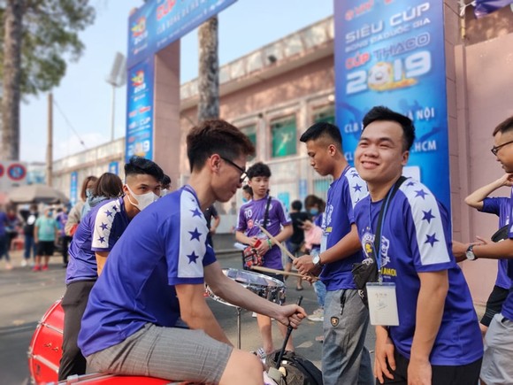 Siêu Cúp 2019: Dưới sân nhộn nhịp hơn khán đài ảnh 2