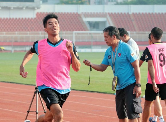 ‘Không có trọng tài ngoại buộc trọng tài nội phải nỗ lực hơn’ ảnh 2
