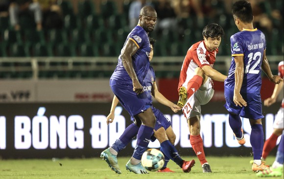 CLB TPHCM chỉ giành được 1 điểm trong ngày chia tay V-League 2020 ảnh 2