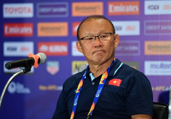 VFF đề nghị FIFA và AFC xem lại chất lượng trọng tài ảnh 1