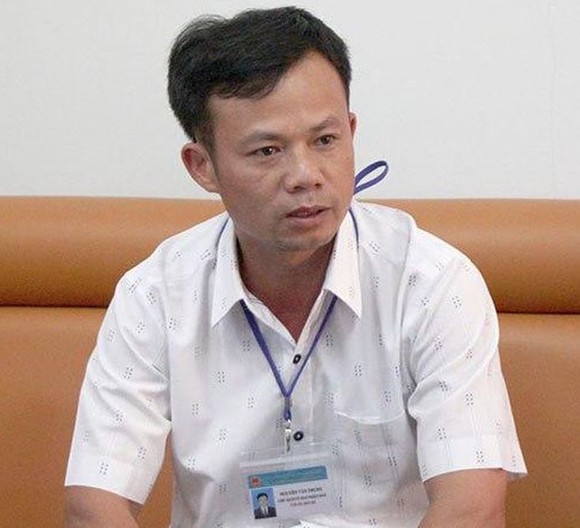 Bắt tạm giam chủ tịch xã bán, biếu gỗ tang vật cho cán bộ ảnh 2