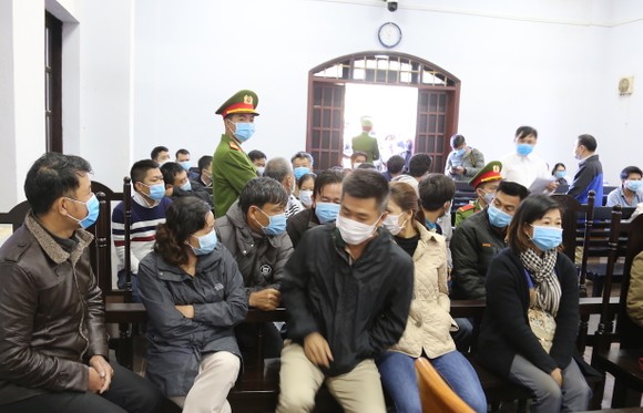 Hoãn xét xử Trịnh Sướng vì 3 bị cáo vắng mặt ảnh 3