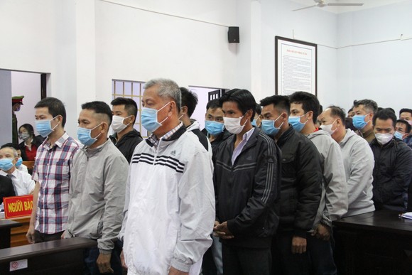 Hoãn xét xử Trịnh Sướng vì 3 bị cáo vắng mặt ảnh 2