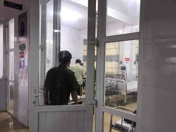 Sập tường, 4 cháu nhỏ thương vong ảnh 1