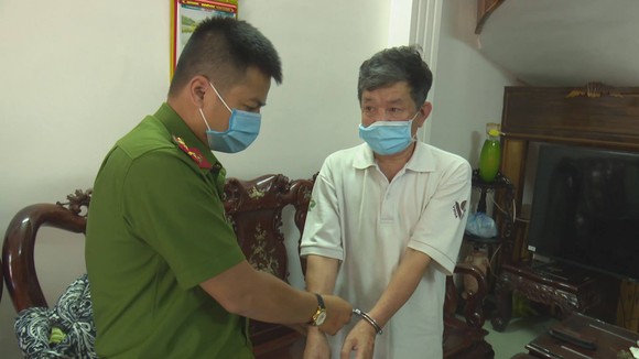 Bắt nguyên giám đốc và kế toán trưởng làm thất thoát của Nhà nước hơn 1 tỷ đồng ảnh 1