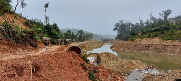 Vụ thi công thủy điện vùi lấp ruộng dân: Cần có phương án đảm bảo an toàn cho người dân ảnh 2