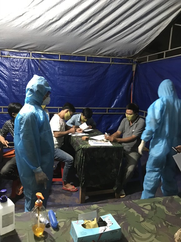 Xuất hiện nhiều ca mắc Covid-19 chưa rõ nguồn lây, TP Pleiku áp dụng giãn cách theo Chỉ thị 16 ảnh 1