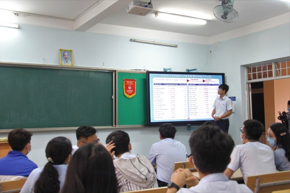 Đà Nẵng: Tăng cường các hoạt động chống dịch Covid-19 khi học sinh đi học ảnh 5