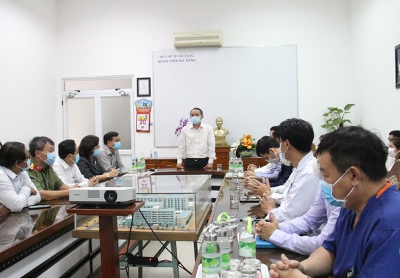 1 tỷ đồng hỗ trợ cho nhân viên y tế Đà Nẵng tham gia phòng chống dịch Covid-19 ảnh 1