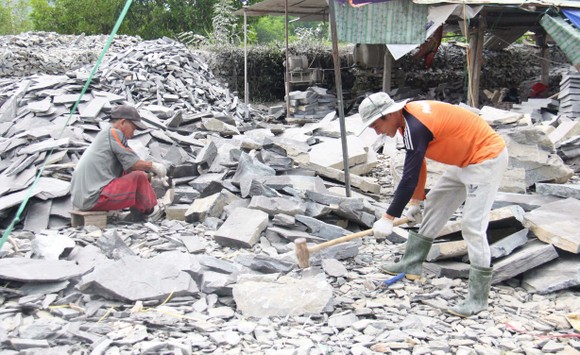 Gỡ khó cho sự phát triển làng nghề đá Hòa Sơn ảnh 3