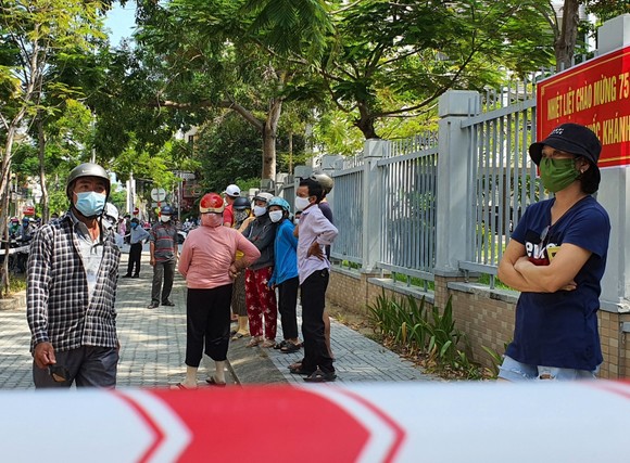 Gần 11.400 thí sinh Đà Nẵng, Quảng Ngãi hoàn thành môn thi đầu tiên kỳ thi tốt nghiệp THPT đợt 2 ảnh 10