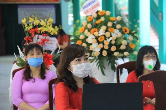 Khai giảng trực tuyến tại vùng tâm dịch ảnh 3
