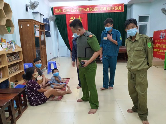Đà Nẵng vận động sơ tán người dân đến nơi trú ẩn an toàn ảnh 12