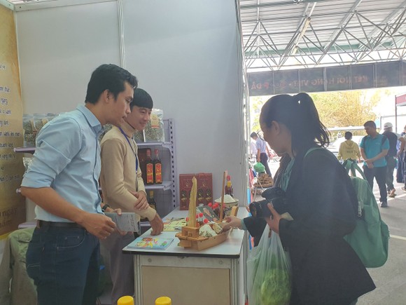 Đưa sản phẩm OCOP đến gần hơn với người tiêu dùng ảnh 2