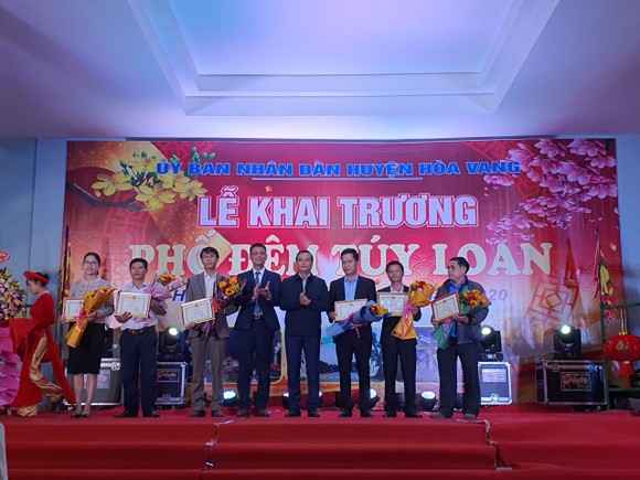 Phố đêm Túy Loan đi vào hoạt động ảnh 3