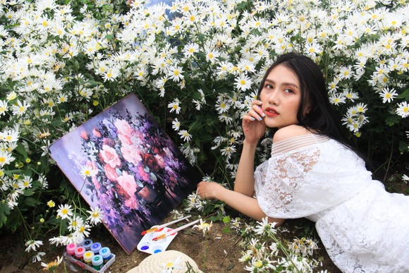 Đà Nẵng: Người dân hào hứng với vườn cúc họa mi trái mùa ảnh 6
