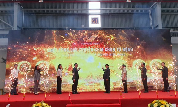 Khai trương hệ thống chia chọn bưu phẩm tự động tại miền Trung ảnh 1