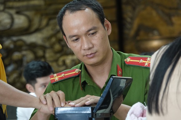 Đà Nẵng cấp căn cước công dân lưu động "chạy đua" xây dựng dữ liệu dân cư ảnh 6