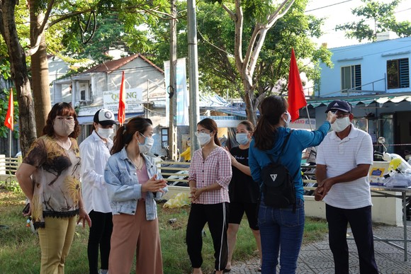 Đà Nẵng bắt đầu xét nghiệm SARS-CoV-2 đại diện hộ gia đình ảnh 3