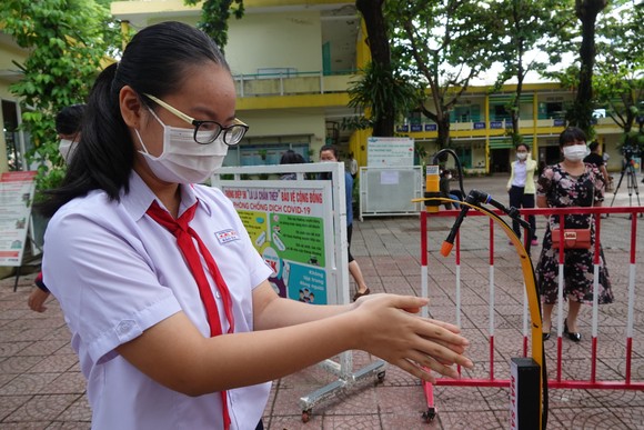 Đà Nẵng: Xét nghiệm SARS-CoV-2 cho hơn 14.000 thí sinh tham dự kỳ thi tuyển sinh lớp 10 ảnh 10