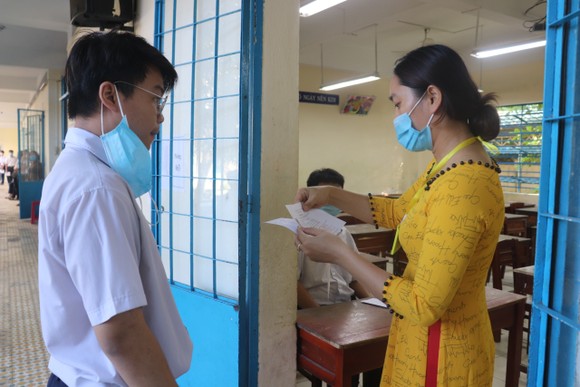 Học sinh Đà Nẵng bắt đầu môn thi đầu tiên kỳ thi tuyển sinh lớp 10 ảnh 7