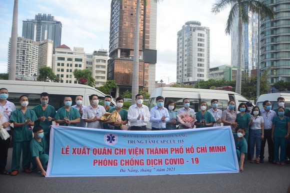 15 nhân viên Trung tâm cấp cứu 115 Đà Nẵng chi viện cho TPHCM ảnh 1