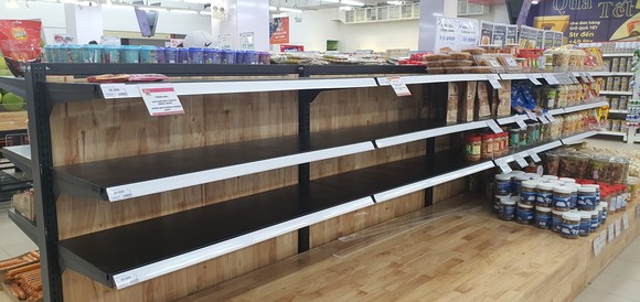 Đà Nẵng: Người dân tất bật trước giờ siết chặt phòng chống dịch Covid-19 ảnh 1