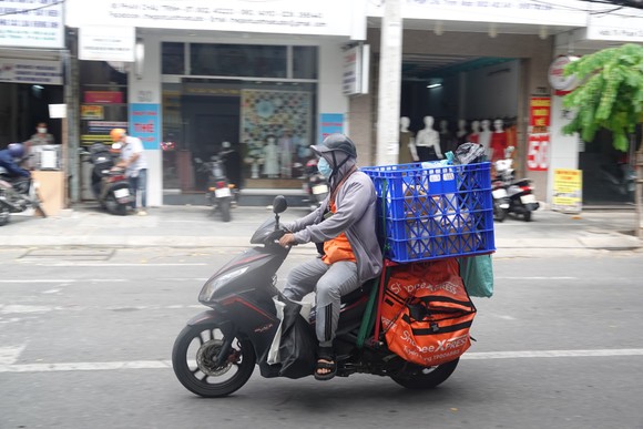Đà Nẵng: Người dân tất bật trước giờ siết chặt phòng chống dịch Covid-19 ảnh 6