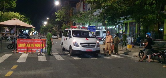 Đà Nẵng: Phong tỏa 4 phường thuộc quận Sơn Trà, người dân không ra đường sau 20 giờ ảnh 11