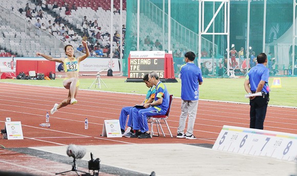 Điền kinh: Chỉ cần 1 lần nhảy, Bùi Thị Thu Thảo tạo nên lịch sử ở Asiad 2018 ảnh 1