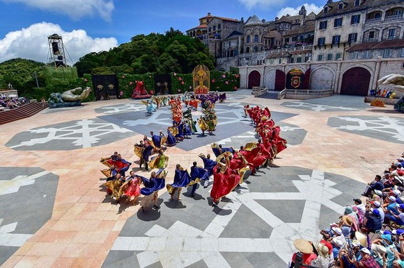 Bà Nà Hills và hành trình đánh thức thành phố ngủ quên thành điểm đến của thế giới ảnh 3