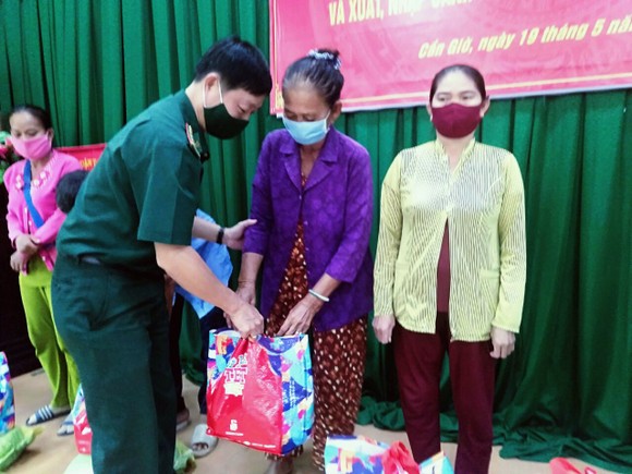 Phát động phong trào 'Toàn dân tham gia phòng, chống dịch Covid-19 và xuất, nhập cảnh trái phép' ở khu vực biên giới biển ảnh 5