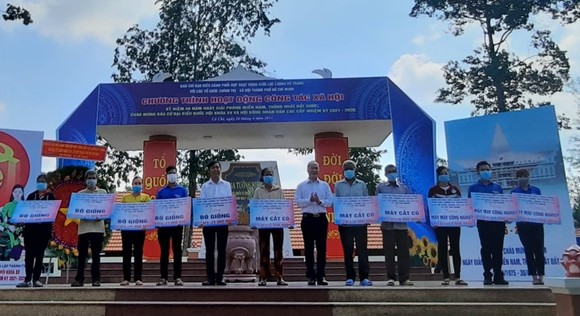 Gần 600 triệu đồng chăm lo hộ nghèo, gia đình chính sách huyện Củ Chi ảnh 4
