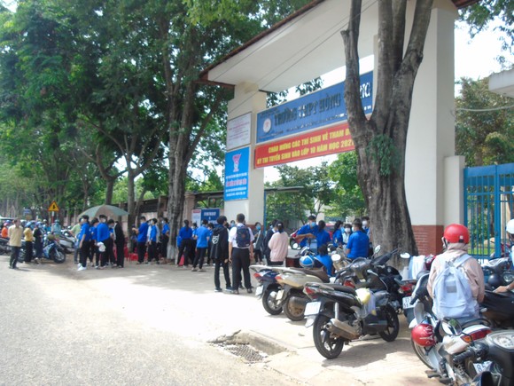 Bình Phước: Đề thi Ngữ văn 'dễ thở', nhiều thí sinh tự tin đạt điểm cao ảnh 2