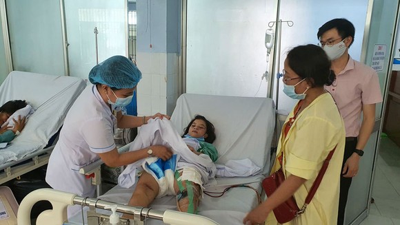Mở rộng khu vực tìm kiếm nạn nhân sạt lở ở Trà Leng ra các bãi bồi ảnh 1