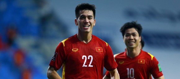 FIFA khen sự tiến bộ của đội tuyển Việt Nam và cá nhân Tiến Linh ảnh 1