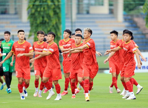 Tuyển thủ U22 người Tà Ôi từng bị ba mẹ cấm đá bóng ảnh 2