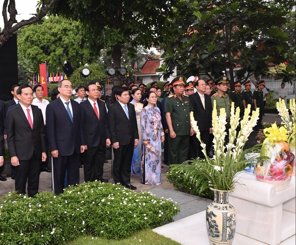 Dâng hương tưởng nhớ Chủ tịch nước, Đại tướng Lê Đức Anh ảnh 1