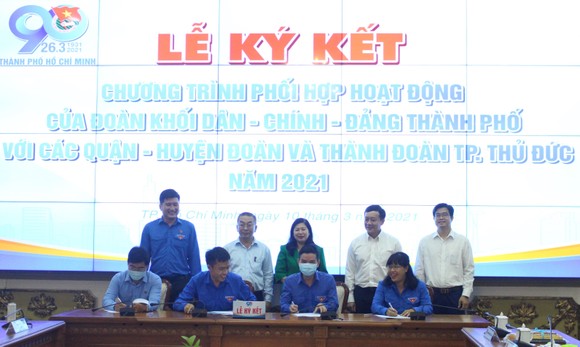 Phát huy vai trò cán bộ, công chức, viên chức trẻ trong xây dựng chính quyền đô thị ảnh 3