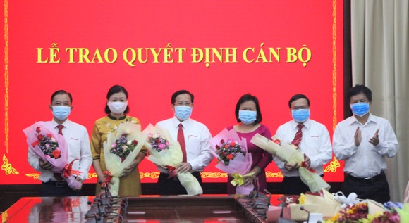 Trao quyết định nhân sự lãnh đạo báo Phụ Nữ TPHCM và Người Lao Động ảnh 3