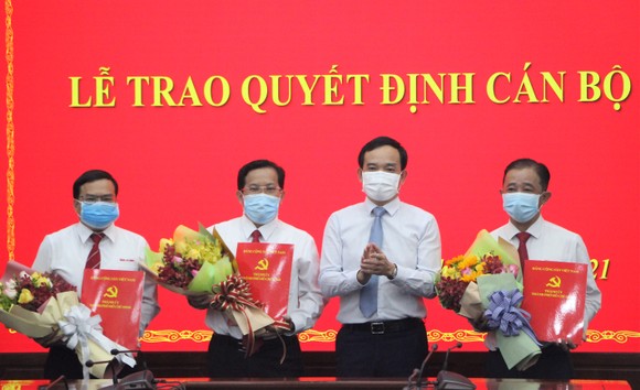 Trao quyết định nhân sự lãnh đạo báo Phụ Nữ TPHCM và Người Lao Động ảnh 2