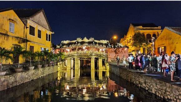 Lung linh sắc màu Hội An ảnh 17