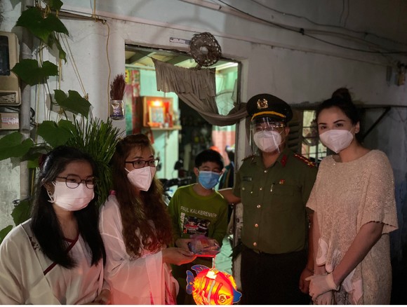 Một mùa Trung thu 'khác biệt' ảnh 14