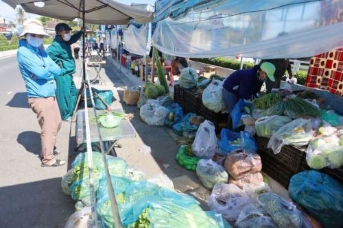 Tiệm hớt tóc, sửa xe, tạp hóa tại Khánh Hòa được hoạt động trở lại ảnh 2
