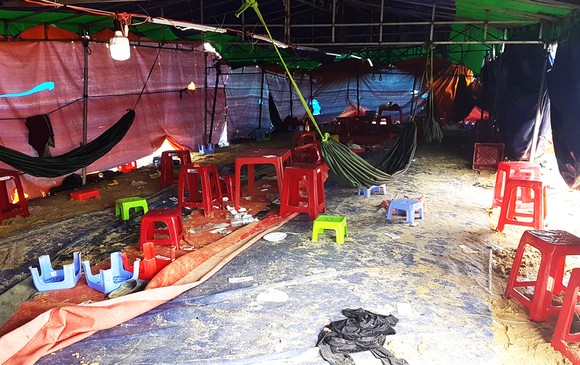 Phú Yên: Phát hiện vụ đánh bạc cực lớn, bắt 95 “con bạc”, tạm giữ 30 ô tô ảnh 3