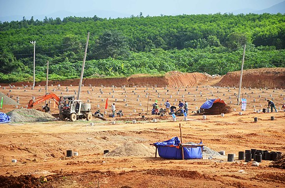 Người của chủ đầu tư dự án điện mặt trời bắt dân trói, hành hung, phơi nắng? ảnh 3