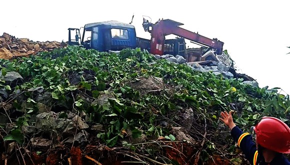 Hiện trường sạt lở núi nghiêm trọng ở thủy điện Rào Trăng 3 ảnh 3